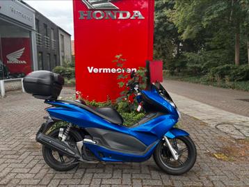 Honda PCX125, Poignées chauffantes, Scooter, Entreprise, Permis Moto A1 minimum