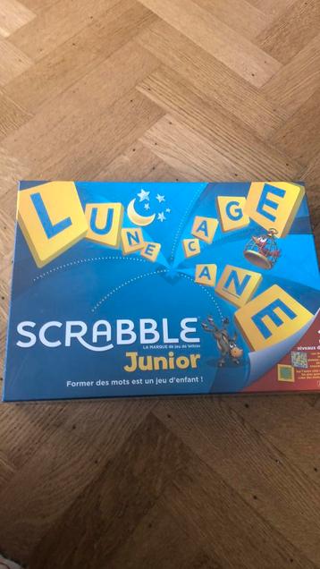 Scrabble junior encore sous plastique 