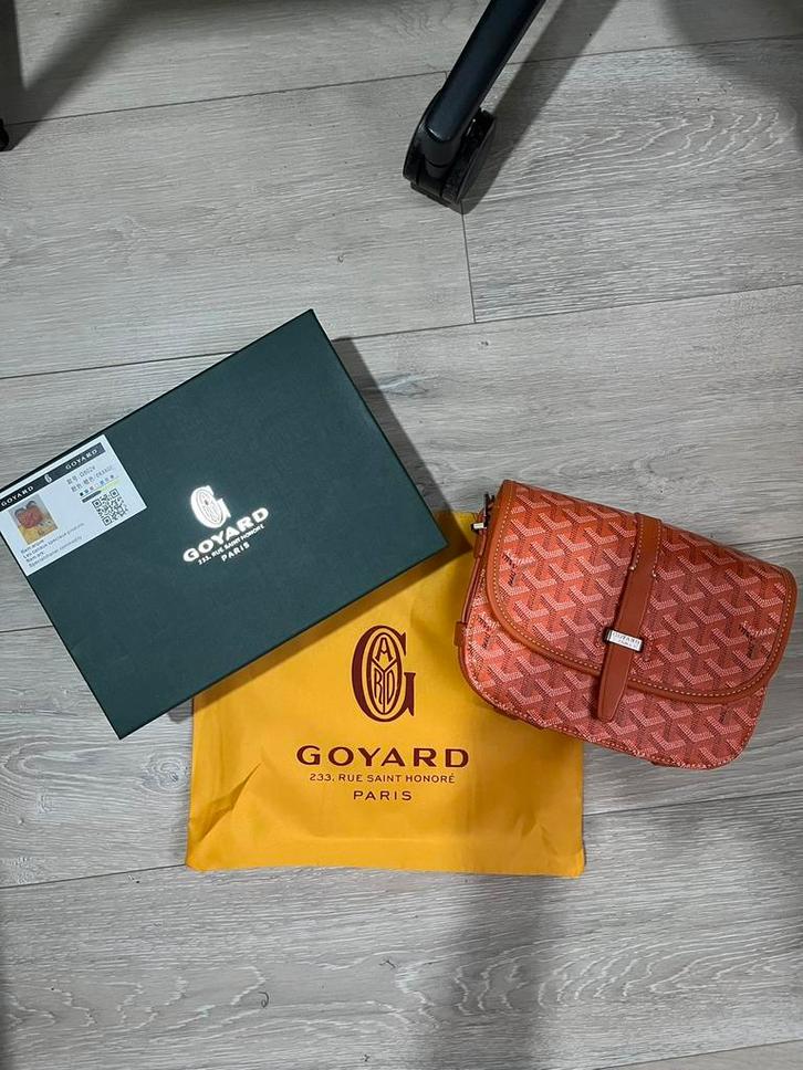 Sacoche Goyard orange, Bijoux, Sacs & Beauté, Sacs | Sacs à bandoulière, Neuf, Autres marques, Orange, Cuir, Enlèvement ou Envoi