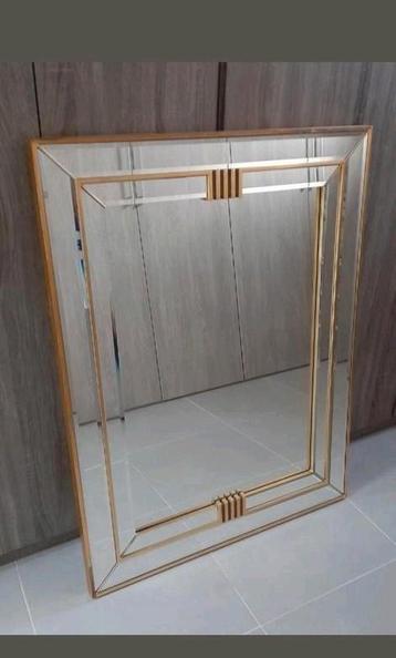XL spiegel 111 x 85 cm beschikbaar voor biedingen