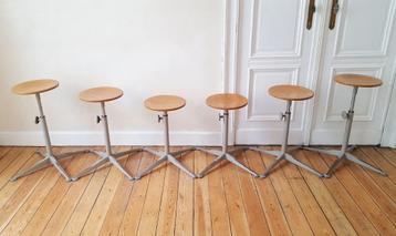 Set RARE 6 Tabourets identiques - Design industriel - 1960 disponible aux enchères