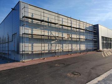 Multidirectionele steiger. 12M x 8M (werkhoogte) 100M² beschikbaar voor biedingen