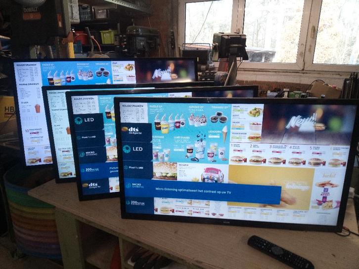 4 presentatie schermen, Computers en Software, Monitoren, Gebruikt, HDMI, Ophalen