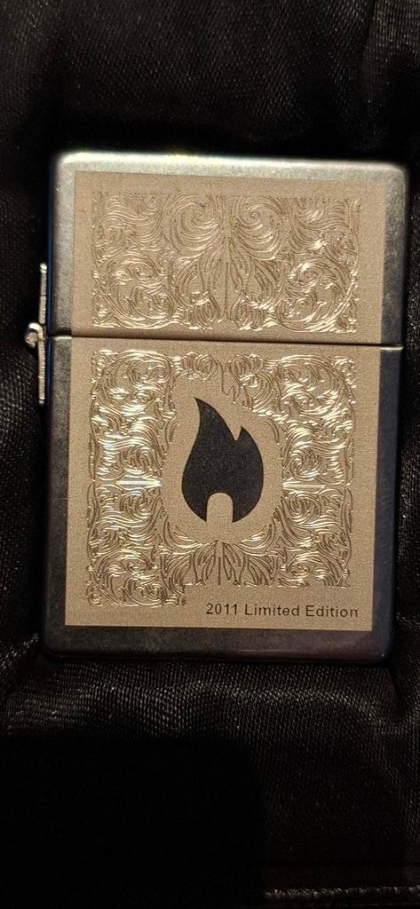 Zippo 1935 Replica Limited Edition 2011 (NEW NOT USED) 970Nr, Verzamelen, Rookartikelen, Aanstekers en Luciferdoosjes, Nieuw, Aansteker