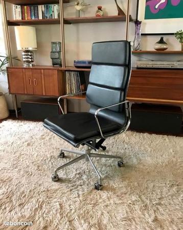 Chaise de Bureau en Cuir Pleine Fleur Noir, Accoudoirs et Ro disponible aux enchères