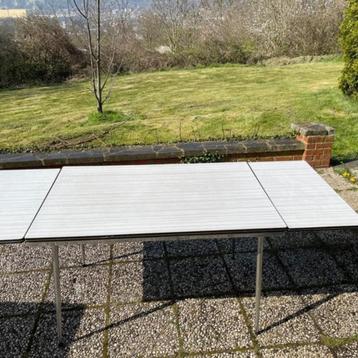 FORMICA TABLE uitschuifbaar en modulair ware dimensie 1 beschikbaar voor biedingen