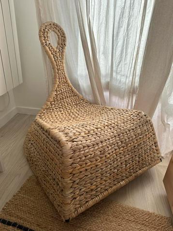 Fauteuil en rotin a bascule  beschikbaar voor biedingen