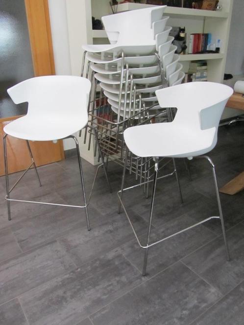 COVE Quadrofoglio design barkruk - stapelbaar, Huis en Inrichting, Barkrukken, Zo goed als nieuw, Kunststof, Metaal, 5 krukken of meer