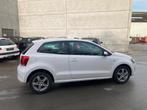 Volkswagen Polo 1.2 benzine 2013 met 107000km*airco*garantie, Auto's, Stof, Zwart, 1198 cc, Wit