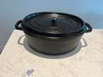 Staub La Cocotte 33 cm 6,7 liter in heel goede staat, Huis en Inrichting, Keuken | Potten en Pannen, Gietijzer, Ophalen of Verzenden