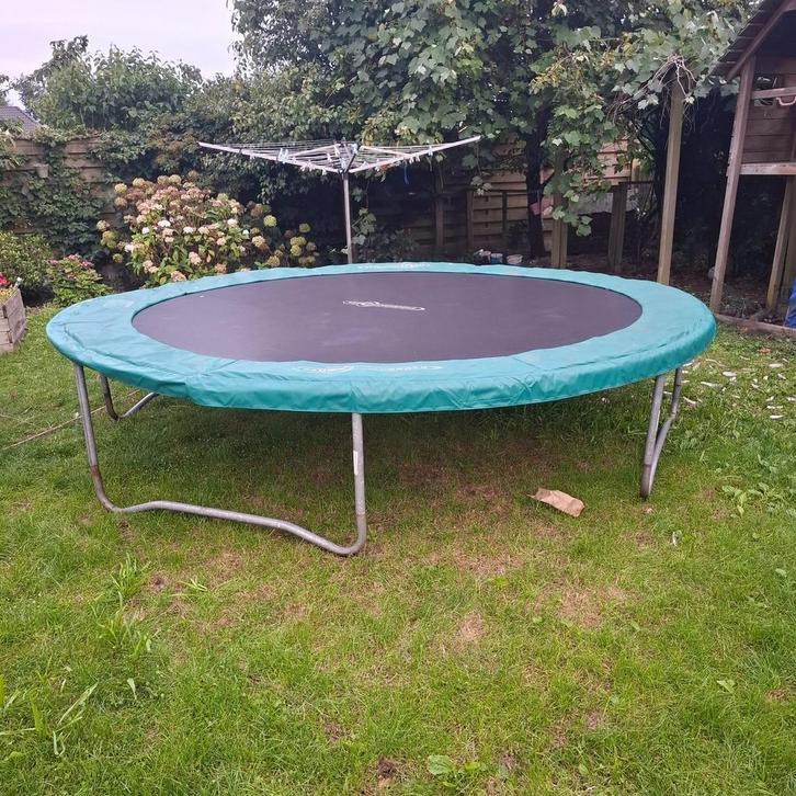 Ronde trampoline – gebruikt, maar nog goed bruikbaar, Kinderen en Baby's, Speelgoed | Buiten | Trampolines, Zo goed als nieuw