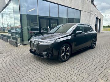 BMW iX e-drive50 PANO/LASERLIGHT/H&K/TREKHAAK beschikbaar voor biedingen