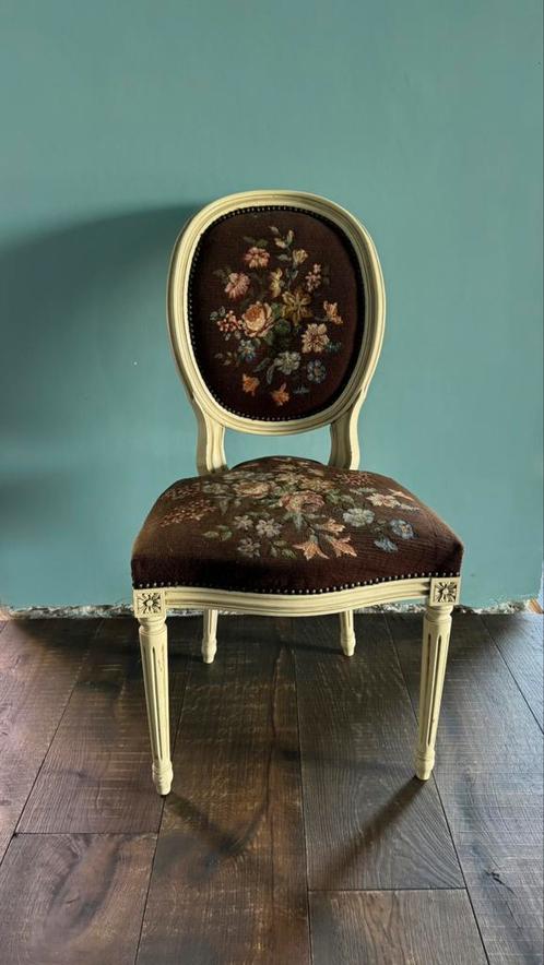 antieke stoel handgenaaid, Antiek en Kunst, Antiek | Meubels | Stoelen en Sofa's, Ophalen