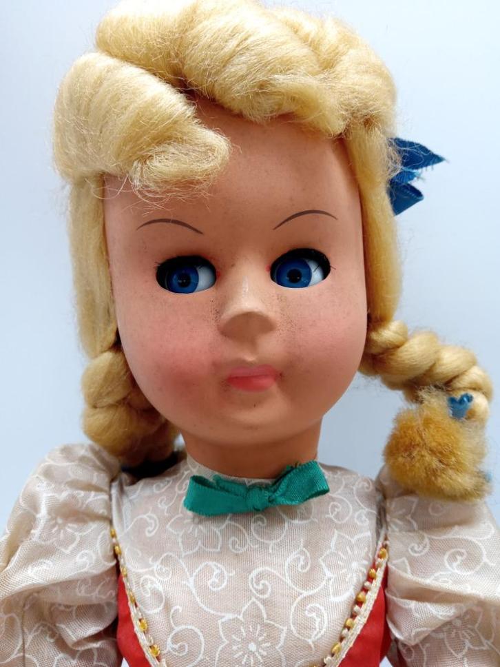 Vintage pop gemerkt ATHENA 40, Verzamelen, Poppen, Gebruikt, Pop, Ophalen of Verzenden