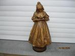 Richard Aurili Lezend Meisje  terracotta., Ophalen
