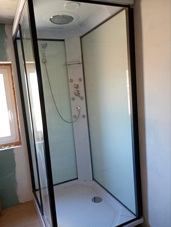 Douchecabine (paneel marmerlook), Huis en Inrichting, Badkamer | Complete badkamers, Ophalen