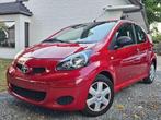 Toyota Aygo 1.0i * 97 000 km * CAR PASS * EURO 5 *, Auto's, Toyota, Euro 5, Stof, 50 kW, Zwart