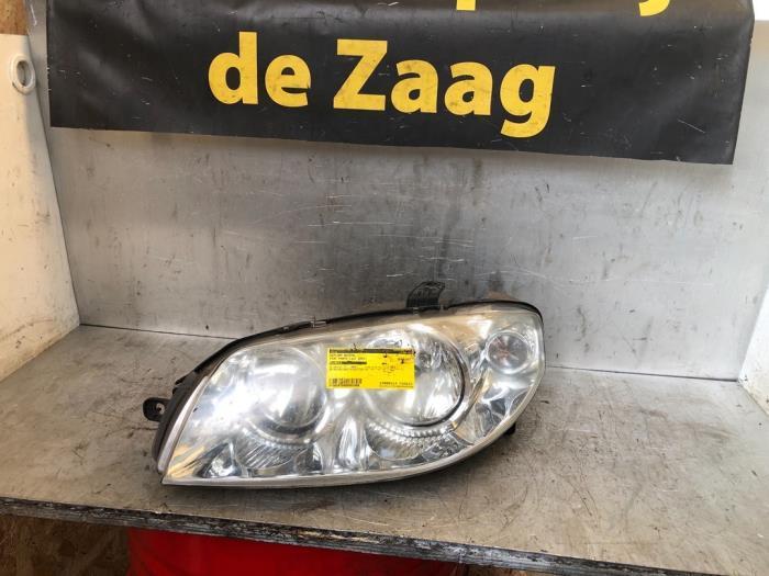 Phare droit d'un Fiat Punto, Autos : Pièces & Accessoires, Éclairage, Fiat, Utilisé, 3 mois de garantie, Enlèvement ou Envoi