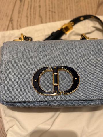 Christian Dior 30 Montaigne Bag –Denim met Goudkleurige Hrdw beschikbaar voor biedingen