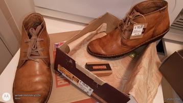  laarzen en kinderlaarsje beschikbaar voor biedingen