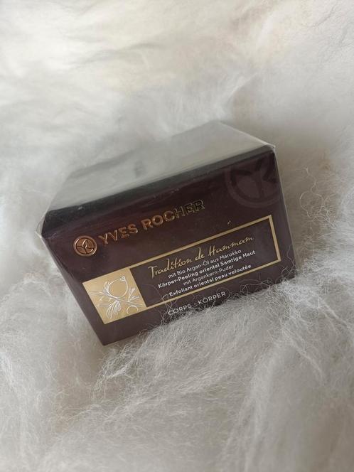 Yves Rocher Oriëntaalse Scrub 150 ml in verpakking, Handtassen en Accessoires, Uiterlijk | Lichaamsverzorging, Nieuw, Ophalen of Verzenden