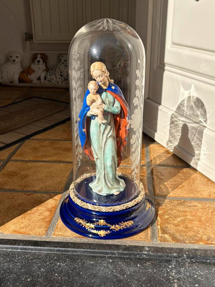 Zeer mooi Hummel beeld van Madonna gr model 27cm, Verzamelen, Religie, Zo goed als nieuw, Christendom | Katholiek, Overige typen