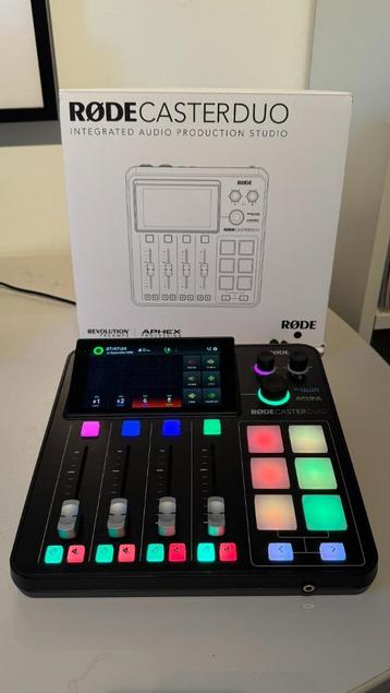 Rødecaster Duo Podcast studio beschikbaar voor biedingen