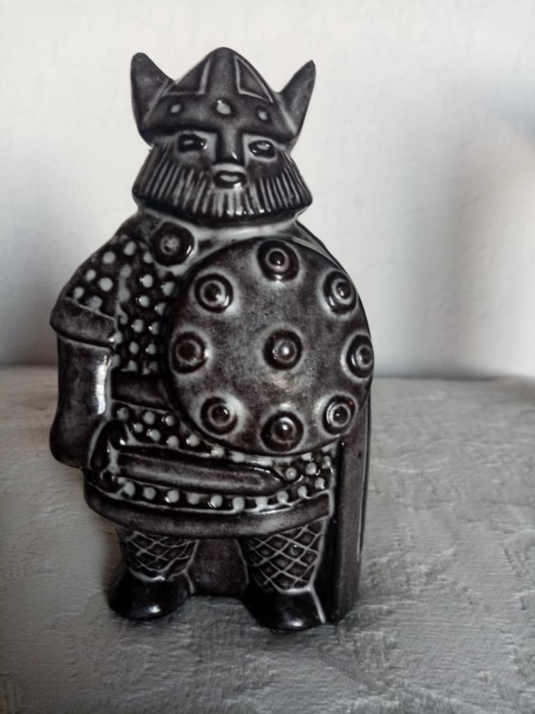 Figurine céramique Suède Viking par Taisto Kaasinen 60s 14cm, Antiquités & Art, Antiquités | Céramique & Poterie, Enlèvement ou Envoi