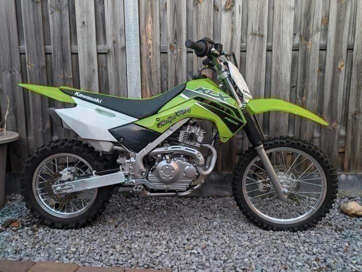 (Nieuwe) Kawasaki klx140 r 2023 pitbike honda crf125 yamaha, Fietsen en Brommers, Brommers | Crossbrommers, Zo goed als nieuw