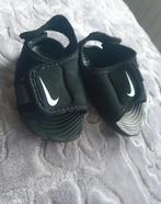 Chaussures Nike bébé p.18,5, Enfants & Bébés