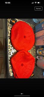 Lot de 3 chapeaux noirs et rouge neufs, Hobby en Vrije tijd, Ophalen, Zo goed als nieuw