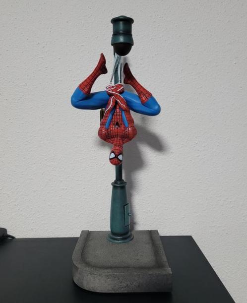 STATUE SPIDER-MAN GENTLE GIANT | Spiderman-Marvel-Spidey, Antiek en Kunst, Kunst | Beelden en Houtsnijwerken, Verzenden