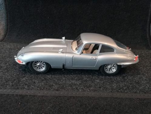 Jaguar E-Type Coupé 1961 - 1:18 - Burago, Hobby en Vrije tijd, Modelauto's | 1:18, Zo goed als nieuw, Auto, Burago, Ophalen of Verzenden