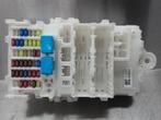 ZEKERINGKAST Honda Jazz (GK / GP) (01-2015/-) (747056400W), Gebruikt, Honda