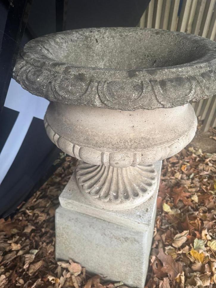 Klassieke tuinvaas op sokkel, Tuin en Terras, Tuinvazen, Ophalen