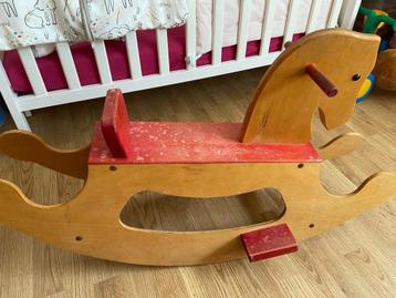 cheval de bois à bascule année 90 beschikbaar voor biedingen