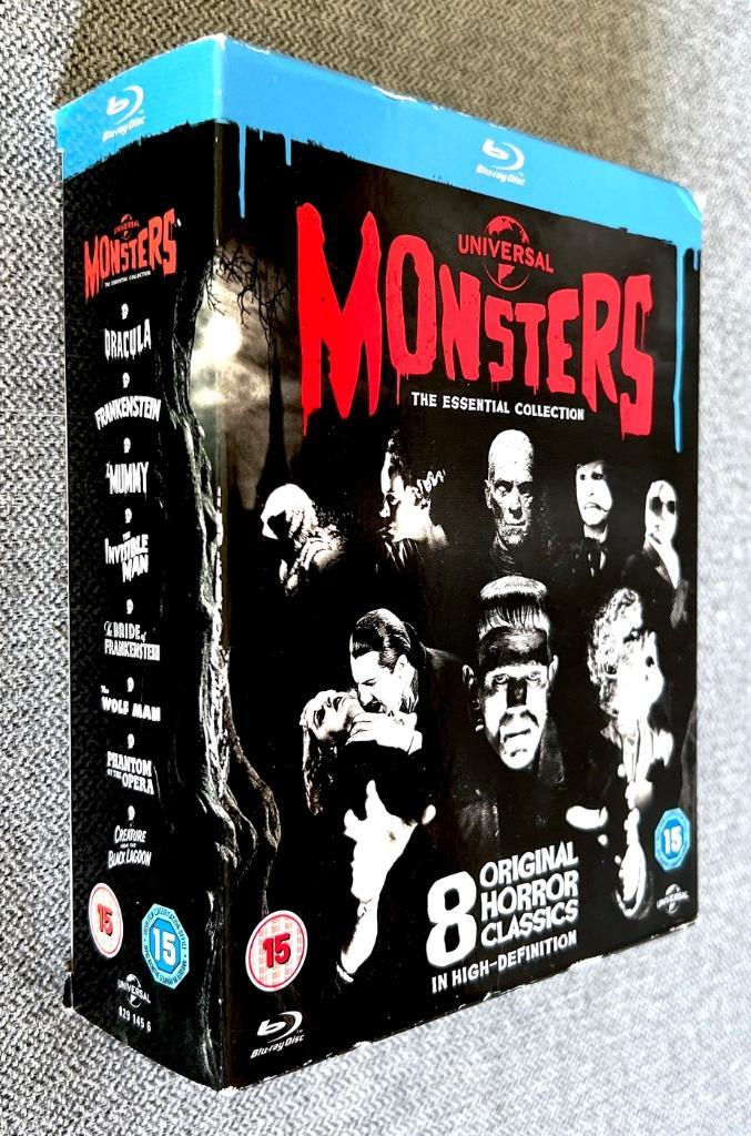 Box "MONSTERS” The Essential // 8 BLURAY + 8 Foto's + boekje, Cd's en Dvd's, Blu-ray, Zo goed als nieuw, Horror, Boxset, Ophalen of Verzenden