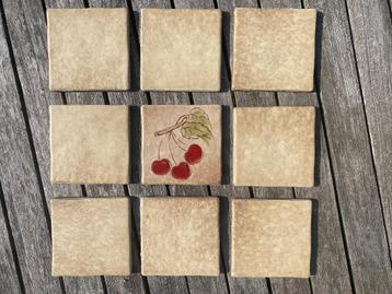 250 tegeltjes 100 x 100 x 7 mm beschikbaar voor biedingen