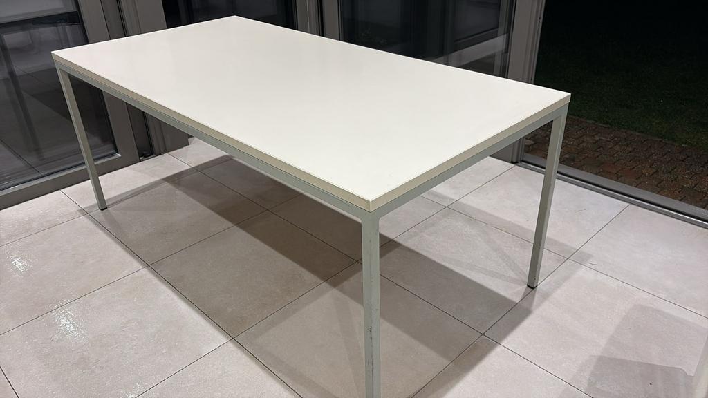 Tafel met metalen onderstel, Huis en Inrichting, Tafels | Eettafels, Ophalen, Gebruikt