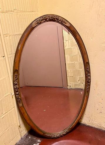 Grand miroir ancien avec moulures florales beschikbaar voor biedingen