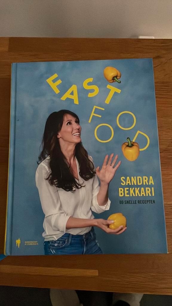 Sandra Bekkari - Fast Food, Livres, Livres de cuisine, Cuisine saine, Enlèvement ou Envoi