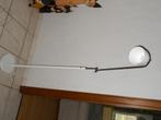 witte staande bureaulamp op voet  +/- 160cm hoog, Enlèvement ou Envoi