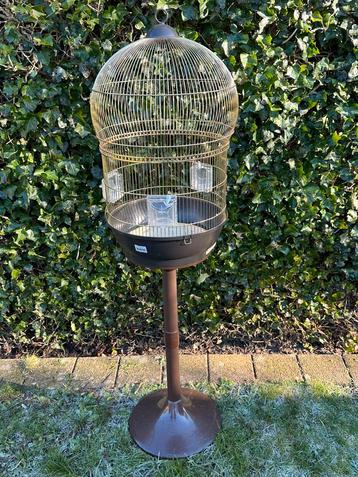Vogelkooi met standaard  beschikbaar voor biedingen