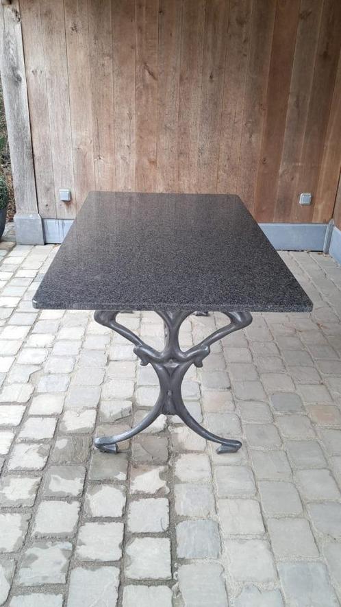 Tuintafel met blad in steen (1,40m x 0,85m), Tuin en Terras, Tuintafels, Zo goed als nieuw, Rechthoekig, Overige materialen, Ophalen