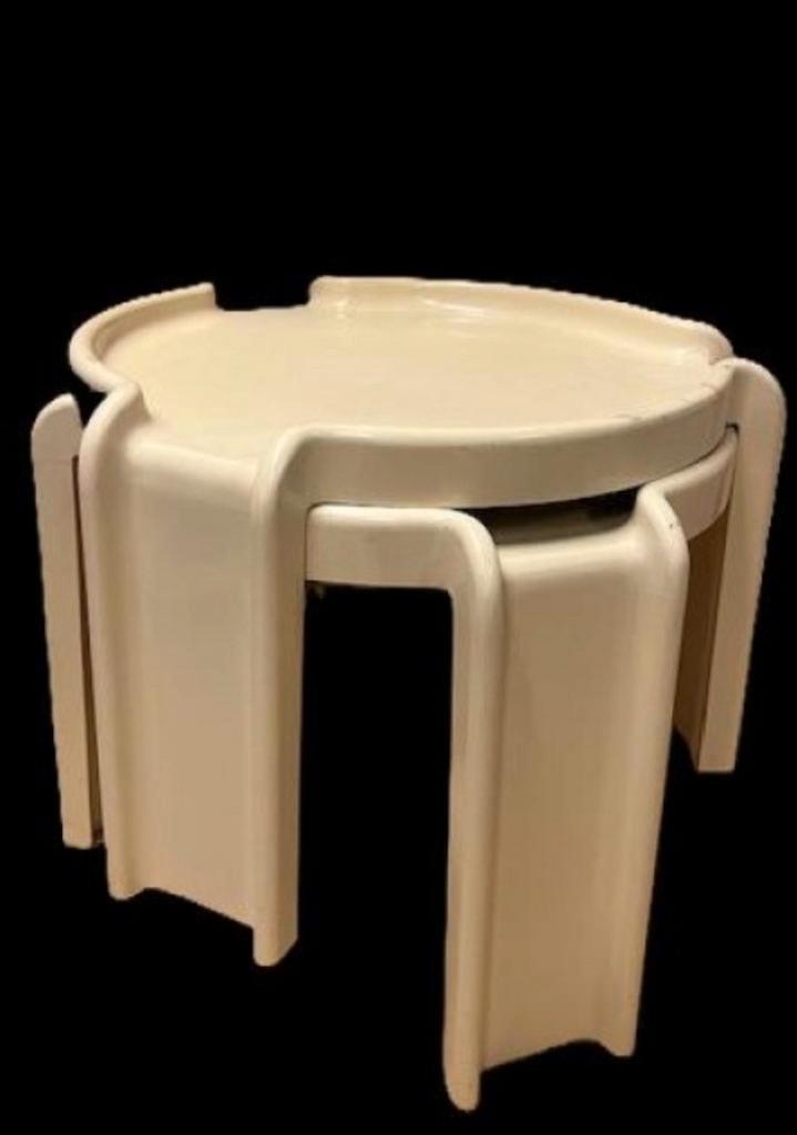 Kartell tafeltjes, Huis en Inrichting, Krukjes, Zo goed als nieuw, Kunststof, Ophalen