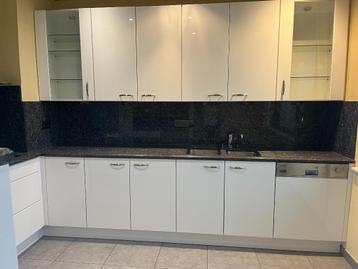 Cuisine Thonon et electros Miele excellent état beschikbaar voor biedingen
