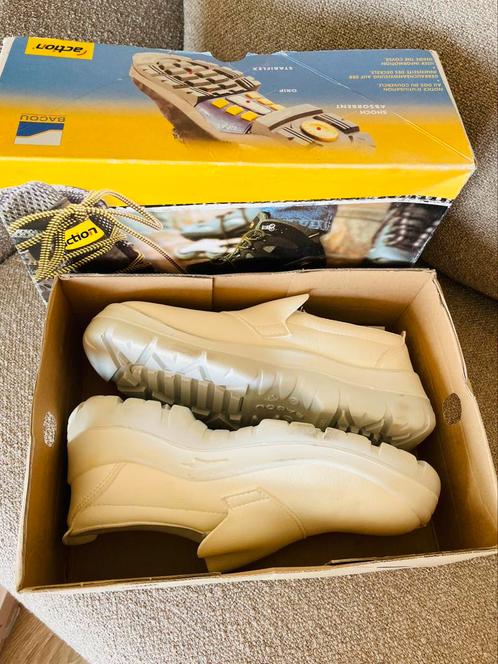 👟 Bacou T43 veiligheidsschoenen — hoogwaardig, Kleding | Heren, Schoenen, Zo goed als nieuw, Werkschoenen, Wit, Ophalen of Verzenden