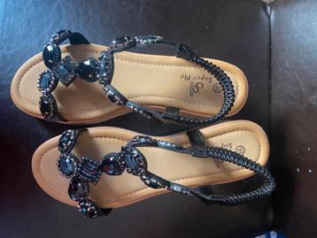 Sandales compensées beschikbaar voor biedingen