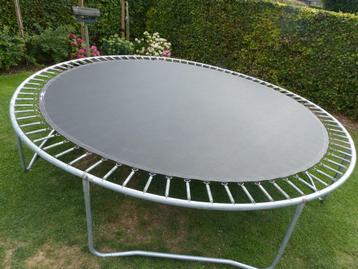 Trampoline beschikbaar voor biedingen