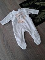 Disney grijze pyjama Hello there 1 maand, Kinderen en Baby's, Babykleding | Maat 56, Disney, Meisje, Ophalen of Verzenden, Zo goed als nieuw